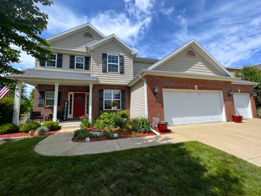 Restoring Home Beauty: Expert Power Washing for Houses in Peoria, IL Thumbnail